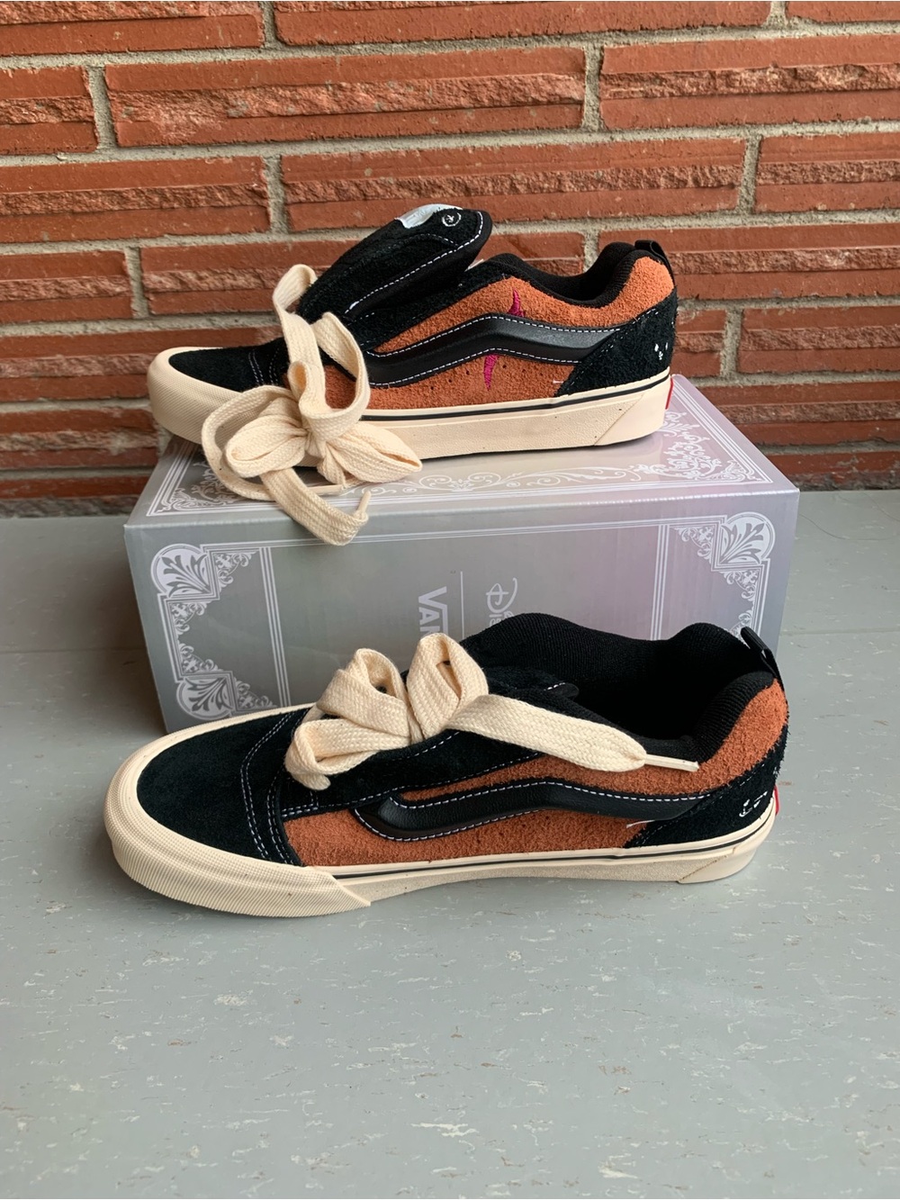 Vans x Disney 100th Scar Knu Skool Sneakers Lion King Men's Size 8 M 9.5 F